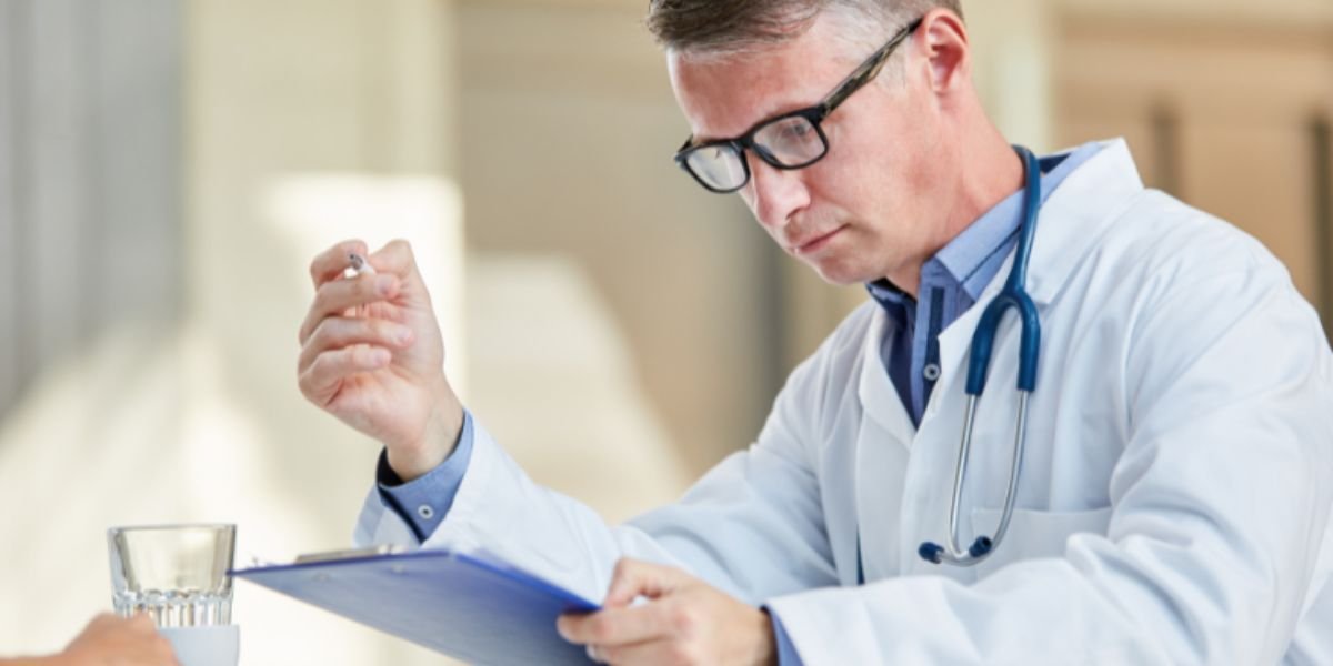 How to Become a Medical Office Administrator in Canada | Pharma Medical