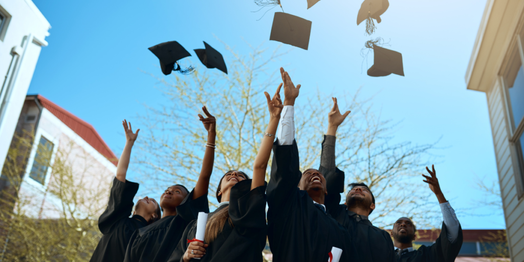 How to Become a Medical Laboratory Technician in Ontario Education, Skills, and Career Path (1)
